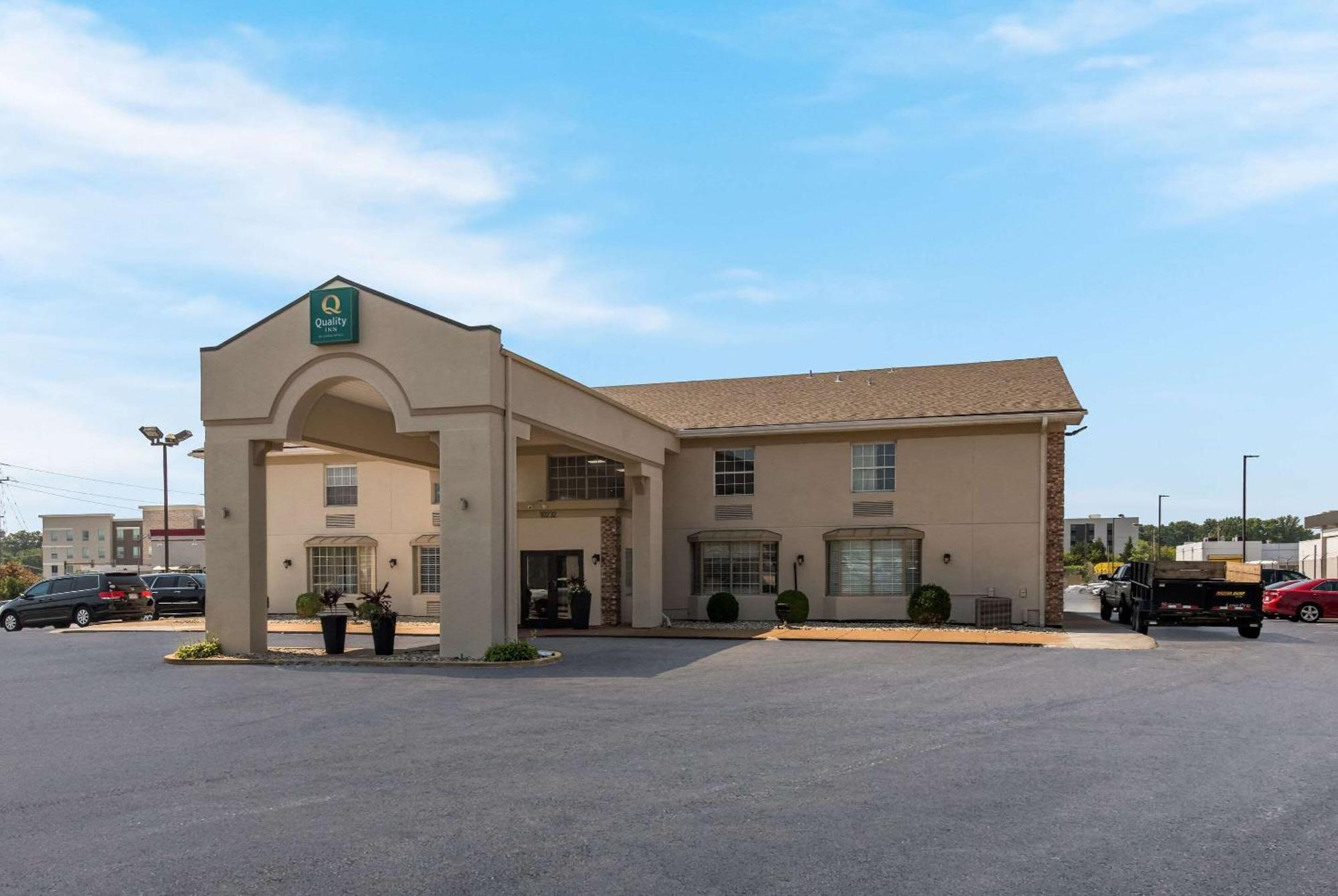 Quality Inn Airport Woodson Terrace Exterior foto